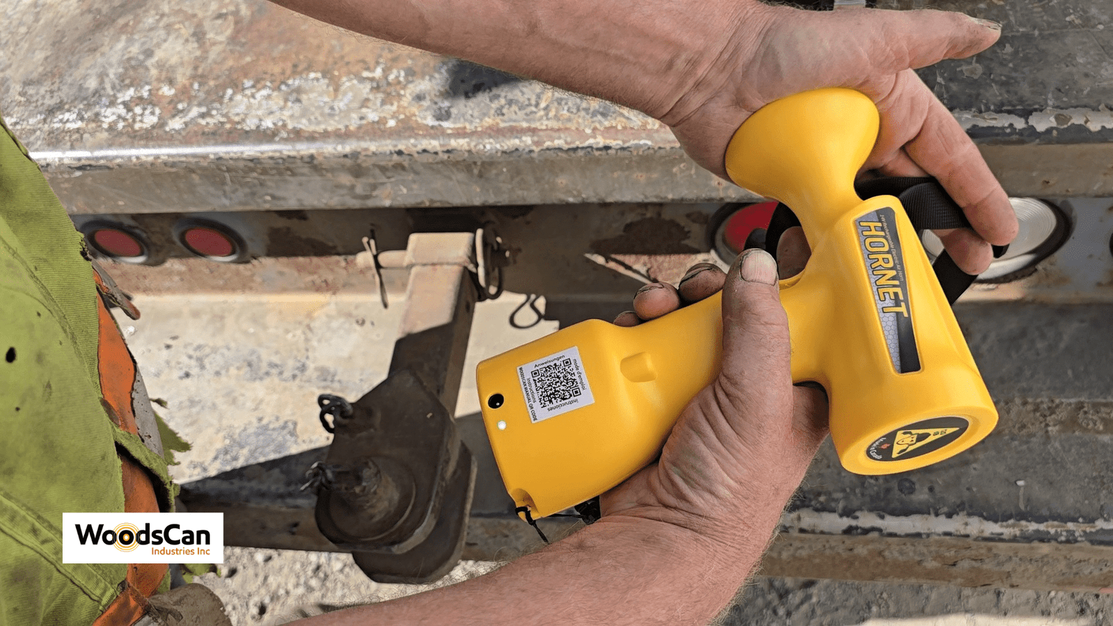 WoodsCan-Hornet-Air-Horn-LED-Charge-Indicator-1920-stills